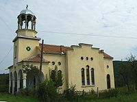 Zlatna-Panega-village-church.JPG