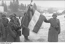 Bundesarchiv Bild 101I-141-1258-15, Russland-Mitte, Soldaten der französischen Legion, Fahne.jpg