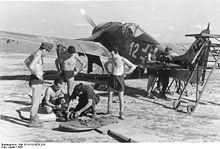 Bundesarchiv Bild 101I-515-0026-20A, Focke-Wulf Fw 190 A-5, Wartung.jpg