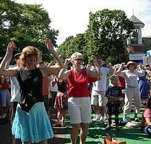 Chicken dance 02 - Ballard Seafood Fest 2007.jpg