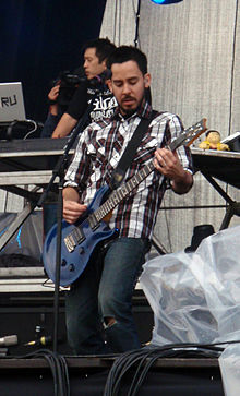 Mike Shinoda, Linkin Park @ Sonisphere 2009.jpg