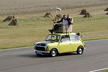 Как зовут мишку мистера бина. 220px Rowan Atkinson on a Mini at Goodwood Circuit in 2009. Как зовут мишку мистера бина фото. Как зовут мишку мистера бина-220px Rowan Atkinson on a Mini at Goodwood Circuit in 2009. картинка Как зовут мишку мистера бина. картинка 220px Rowan Atkinson on a Mini at Goodwood Circuit in 2009