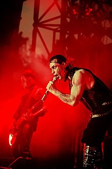 Till Lindemann.jpg