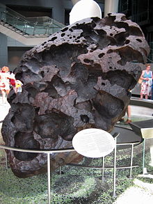 Как называют наиболее яркие метеоры. 220px Willamette Meteorite AMNH. Как называют наиболее яркие метеоры фото. Как называют наиболее яркие метеоры-220px Willamette Meteorite AMNH. картинка Как называют наиболее яркие метеоры. картинка 220px Willamette Meteorite AMNH