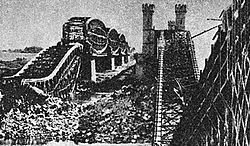 Взорванный польскими саперами мост в Тчеве (после неудачного захвата его немецкими диверсантами), 1 сентября 1939