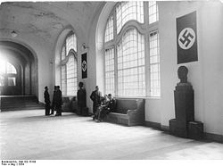 Гестапо это что простыми словами. 250px Bundesarchiv Bild 102 16180%2C Berlin%2C Geheimes Staatspolizeiamt. Гестапо это что простыми словами фото. Гестапо это что простыми словами-250px Bundesarchiv Bild 102 16180%2C Berlin%2C Geheimes Staatspolizeiamt. картинка Гестапо это что простыми словами. картинка 250px Bundesarchiv Bild 102 16180%2C Berlin%2C Geheimes Staatspolizeiamt. ГЕСТА́ПО, нескл., ср. Тайная государственная полиция в фашистской Германии.