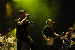 Dropkick Murphys на концерте в 2011 году