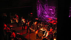 Flogging Molly на концерте в Балтиморе в 2010 году