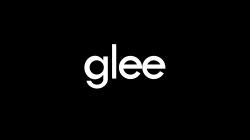 Glee title card.svg