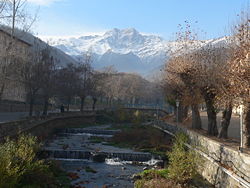 Река Вачаган на фоне горы Хуступ