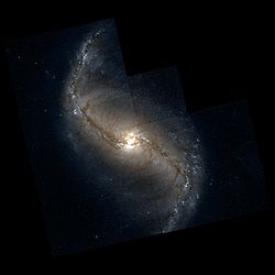 NGC986-hst-R814G6B450.jpg