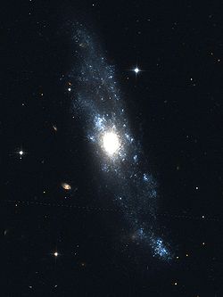 NGC 2758 Hubble WikiSky.jpg