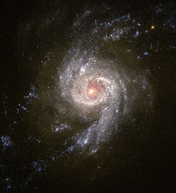Снимок NGC 3310, сделанный телескопом "Хаббл".