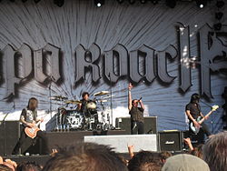 Papa Roach на Zwarte Cross Festival в Лихтенворде, Нидерланды летом 2010 года