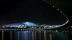 Pudong International Airport at night.jpg