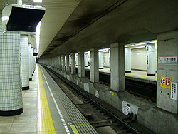 Toei-honjo-azumabashi-platform.jpg