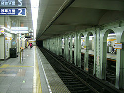 TokyoMetro-G15-Ueno-hirokoji-station-platform.jpg