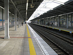 Tokyo Metro Gyotoku sta 003.jpg