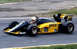 Андреа де Чезарис за рулём Minardi M186