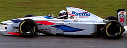 Бертран Гашо за рулём Pacific PR01 на Гран-при Бразилии 1994 года