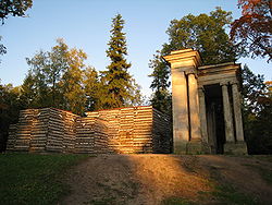 Берёзовый домик и портал «Маска», 2008 год