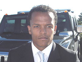 RobertEarnshaw02.jpg