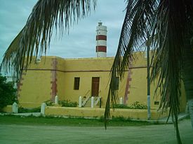 Faro de Sisal.JPG