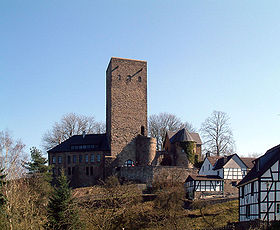 Burg Blankenstein aus Richtung Freiheit.JPG