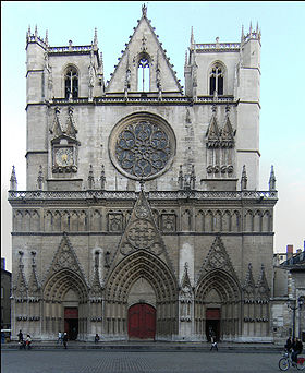 Фасад собора Сен-Жан