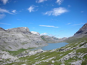Перевал Гемми и озеро Даубен летом, вид на север