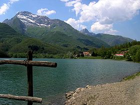 Вид на вершину с озера Грамолаццо.
