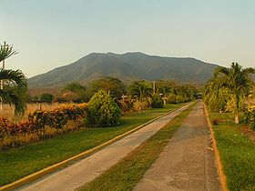 Дорога к вулкану Мадерас.