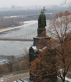 St Volodymyr statue in Kyiv.jpg