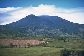 Вулкан Тенорио в 1989 году. Снимок USGS.
