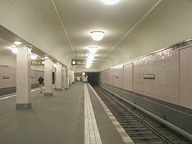 U-Bahn Berlin Heinrich-Heine-Straße.jpg