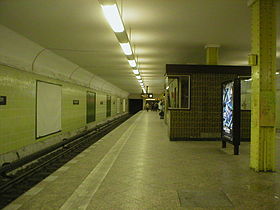 U-Bahn Berlin Neukölln Platform.jpg