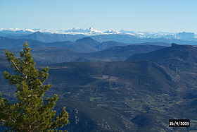 Ventoux Nordseite Schoener Blick Zu Den Alpen.jpg