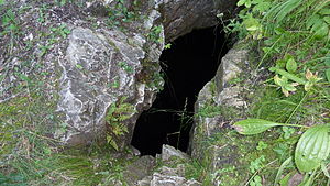 Entrance to Propashhaya Yama (cave)2.jpg