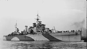 HMS London tow.jpg