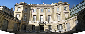 Музей расположен в особняке, возведенном арх. Рёнэ Сержаном (René Sergent, 1865-1927)