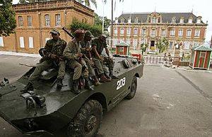 Soldiers-guard-outside-the-presidential-palace-in-antananarivo-protected-madagascars-leader-marc-ravalomanana.jpg
