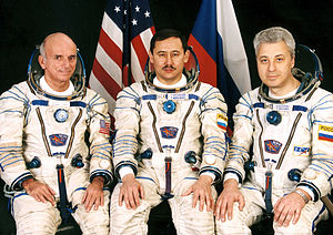 На фото (слева направо): Д. Тито, Т. Мусабаев, Ю.Батурин