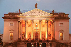 Staatsoper Berlin Nacht.JPG