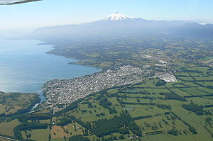 Villarrica town and volcano.jpg