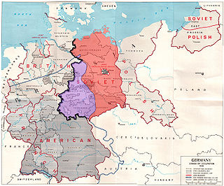 Карта, показывающая зоны оккупации послевоенной Германии, а также линию продвижения американских войск на день капитуляции. Юго-западная часть советской зоны оккупации, около трети её общей площади, находилась западней американских позиций на день капитуляции.