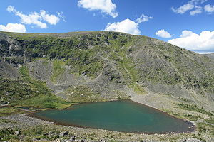 Верхнее Туюкское озеро, вид с вершины кара.
