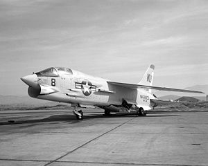 F-8C из состава 334-й истребительной эскадрильи КМП США. Эль-Торо, 1966 год