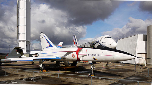 Мираж 4000 на экспозиции в Музее Авиации и космонавтики в Бордо