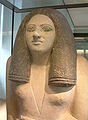 Egypte louvre 289 statue de femme.jpg