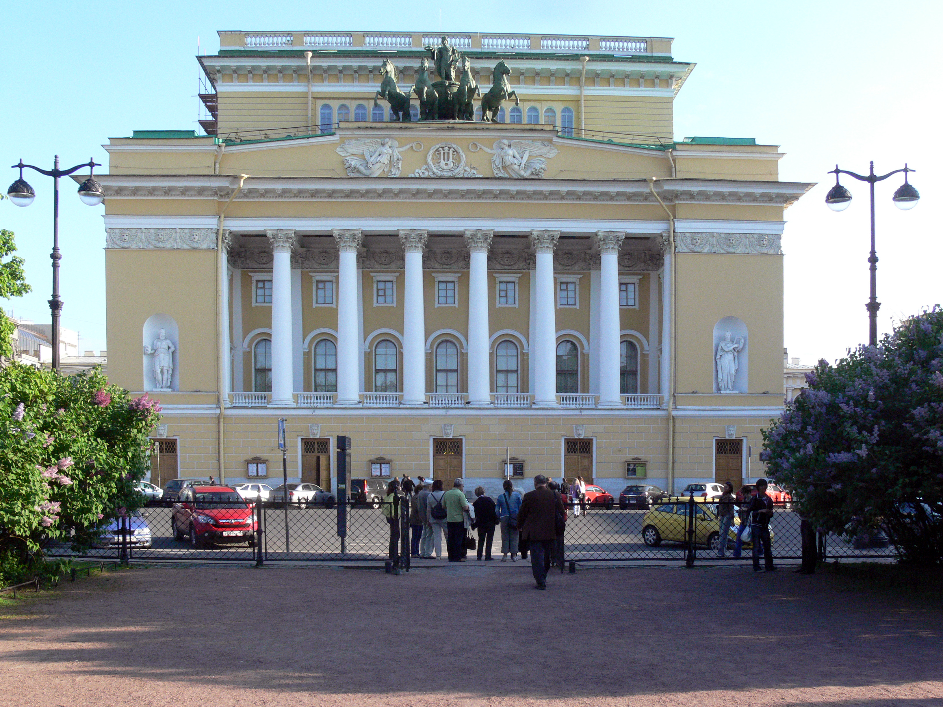 Здания театров спб